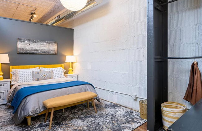 Elegant Edgy Loft on Historic Alley Parking - Foto 44