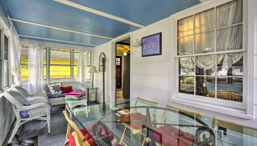 Point Pleasant Abode with Lagoon and Boat Dock! - Foto 1