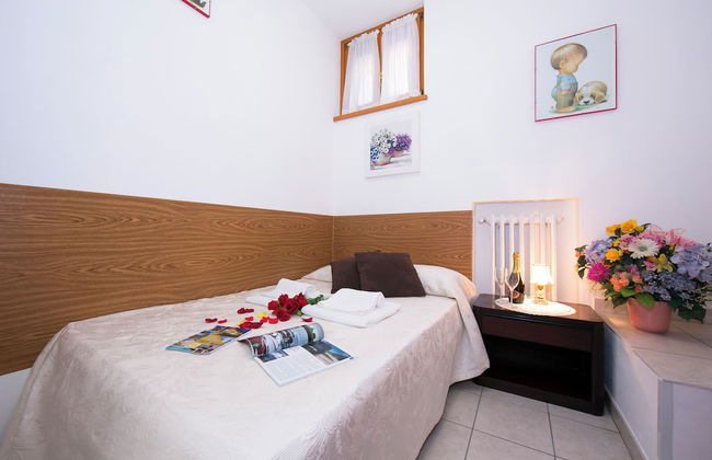 Bella Lake View - Photo 1