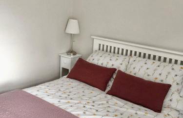 Tipsy Cottage Charming 2 bedroom home. - Photo 7