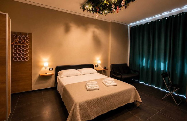Royalty room spa - Photo 34