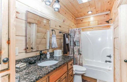 Brand New 2BR2BA Cabin Cherry Log Big Hot Tub Views - Foto 17