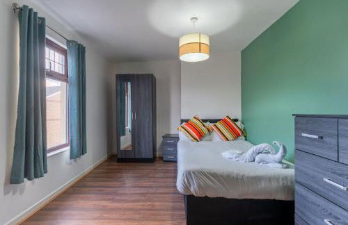 "Furnished Rentals Direct" DominionHouse cul-de-sac Home for 6 people in Anfield near LFC, Goodison Park, Free Street Parking, Suits Travellers, contractors and Family, Near Football action and 10 minutes drive to Liverpool City Centre - Foto 14