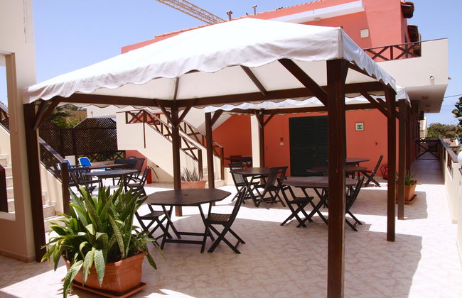 Nautilus Aparthotel - Photo 30