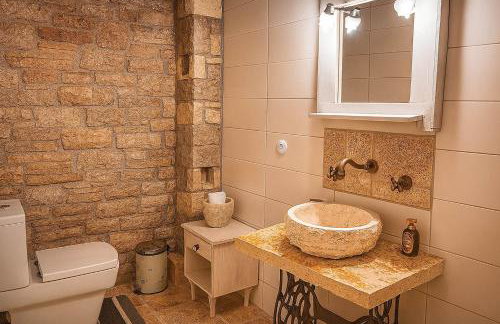 'Perithyron', Konstantina's House, Old Perithia - An Authentic stone Retreat in Corfu's most Historic Village - Photo 3