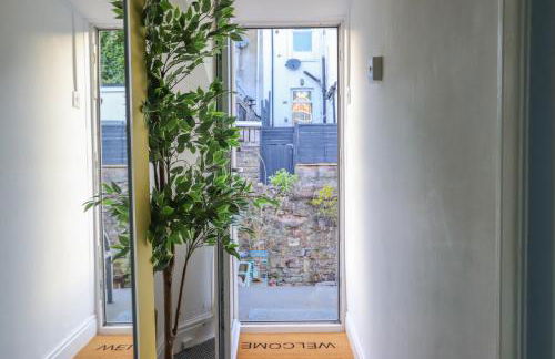 Ashley Suite - Cozy 1BR Maisonette with Parking & WIFI - Foto 7