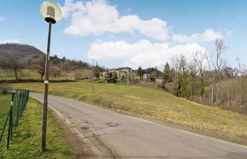 Awesome Home In Burzanella With Kitchen - Foto 13