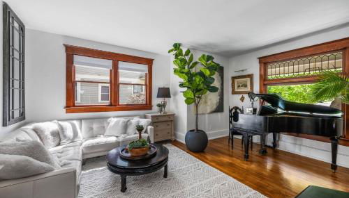 NEW! Updated South Hill Craftsman Sleeps 12! - Foto 3