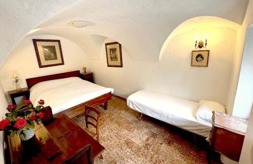 Principessa Grace Apartment Isolabona Italy Sleeps 3 - Foto 2