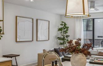 Modern Multi-Level Retreat with Rooftop Hot Tub - Foto 23