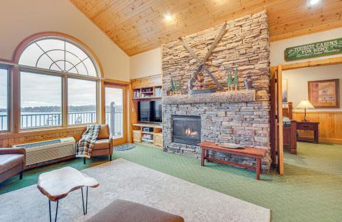 Pool and Lake Access Northern Lakes Retreat! - Foto 1