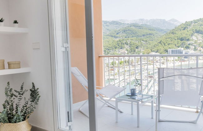 Bright Apartment Near Mountains - Photo 19