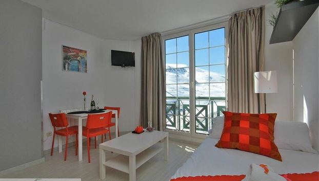 Inside Plaza Sierra Nevada - Foto 5