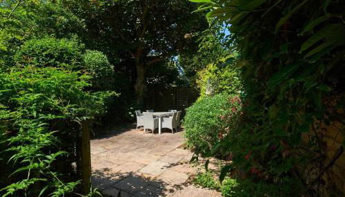 Bright Cozy Garden Retreat w Fast Wifi & 5min to Tube Subway Metro & Close to Park & Street Parking P4P - Foto 2