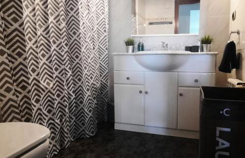 Apartment with pool near the beach and Barcelona by train - Photo 28