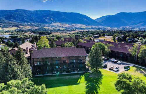 Welcoming Wolf Getaway WL1405 Ski Escape Hot Tub - Foto 40