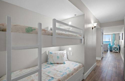 Pelican Beach Resort Destin - Photo 31