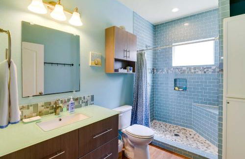 Walk to Crystal Beach! Family Retreat with Deck - Foto 20