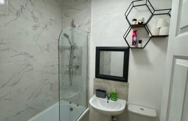 MK Apartments, Chorlton, Manchester Car Park - Foto 13