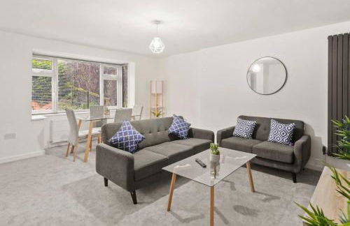 Aisiki Apartments at Barnet, Ground Floor, 2-Bedroom & 1-Bathroom, Pet Friendly Flat, Double Beds with Free Wi-Fi - Foto 8
