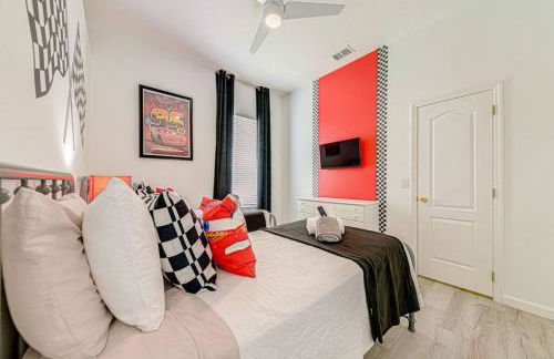 596 Modern 5 bed home overlooking beautiful golf course and conservation with Games room - Foto 36