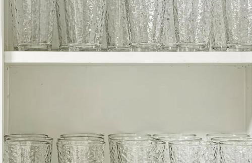 King Bed! Soaking tub! Fenced Yard w Screen Patio - Foto 25