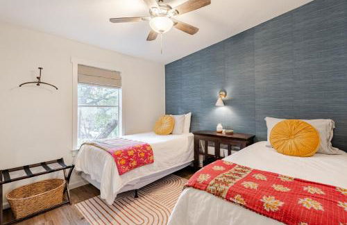 River Access at Blanco River, Charming Big Cottage - Foto 2