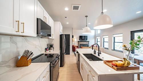 Stylish Townhome Walkable Garage - Foto 3