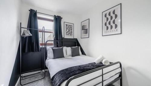 Elegant 2BR Fraserburgh for Work & Family Stays - Foto 1