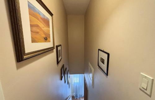 Big New England Family Home; walk to beach, shops - Foto 29