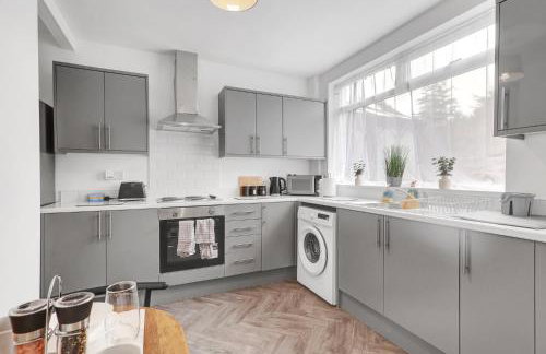 3 Bedroom House with Free Parking - Foto 23