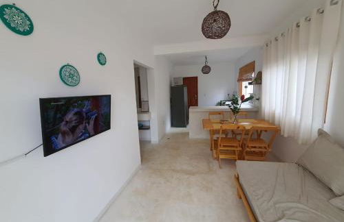 Piscina Aquecida, Jacuzzi, internet veloz, no centro de Serra Grande - Apt Verde - Vila Pitangueira - Photo 6