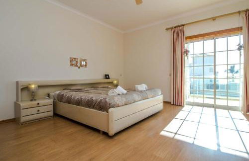 Luxury Villa with Private Pool, Gym & Leisure Room by Gale Beach LM25 - Foto 16