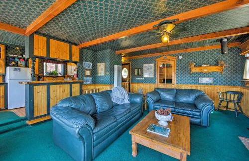 Walk to Lake Cabin with Deck and Views in Fawnskin - Foto 5