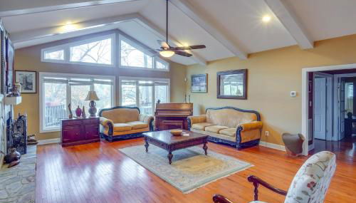 Spacious Lakefront Apt with Deck in Fayetteville! - Foto 4