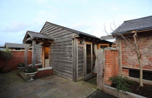 Rushmoor Retreat, Cosy with Outdoor Pizza Oven - Photo 32
