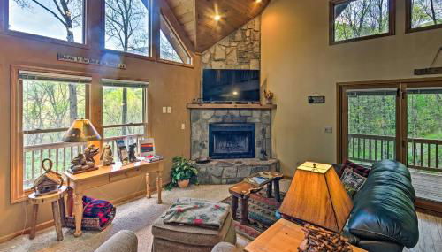 Spacious Maggie Valley Cabin with Hot Tub and MTN View - Foto 5