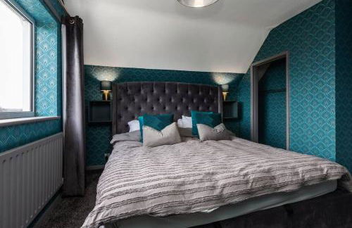 City home with parking and garden- pet friendly - Photo 60