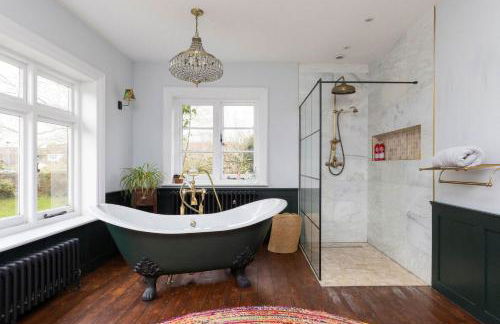 Country Retreat - Sleeps 14 - Large Garden - Photo 10