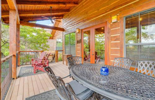 Scenic View! Lake Travis Cabin Near Pools and Marina - Foto 26