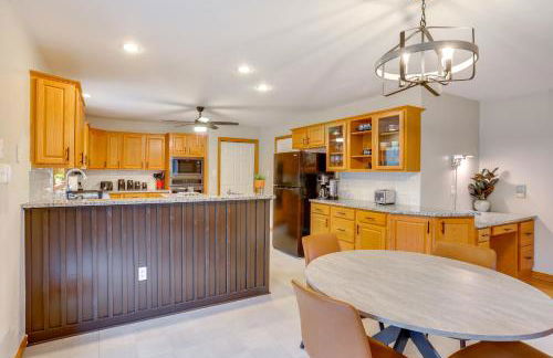 Game Room and Covered Patio Hummelstown Hideaway - Foto 9