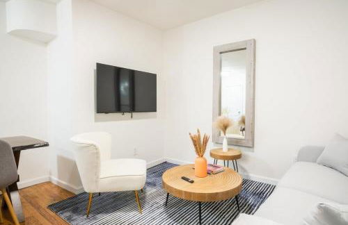 49-3B Newly renovated 2BR WD Midtown East - Photo 5