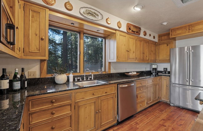 Ellis Peak by Avantstay Beautiful Mckinney Cabin w/ Filtered Lake Views - Foto 29