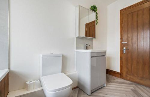 #111 New Farm with hot tub and Sauna - Sleeps 18 - Near Elmore Park - " Perfect for Contractors and Families - Parking space for 10 cars" - Foto 71