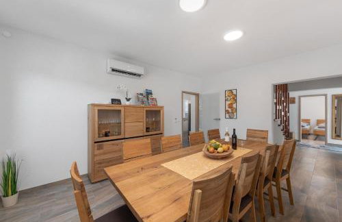 Grosse Luxus-Villa fur 12 Personen mit Pool, Jachuzzi und Meeresnähe - Foto 10