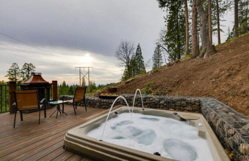 Hot Tub and Scenic Views Luxury Twain Harte Cabin! - Photo 1
