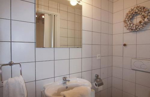 Very nice cottage with studio on a domain with heated pool - Foto 46