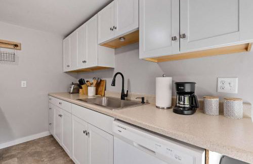 Post & Beam - SHARED 4 Bedroom 1 Bath Home On Pond - Shared 4 Bedrooms Available - Foto 8