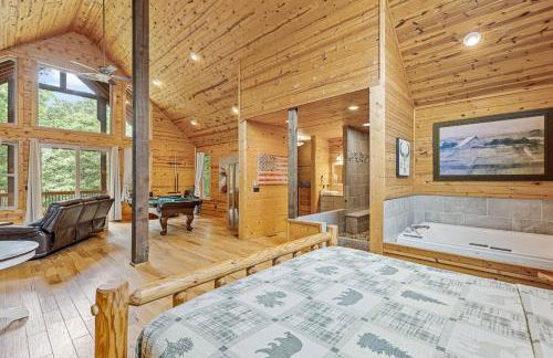 Romantic Cabin w Rain Shower & Spa Tub - Photo 24