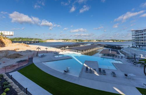 Topsider Condo w/ Stunning Lake Views, Shuffleboard & King Beds - Foto 39